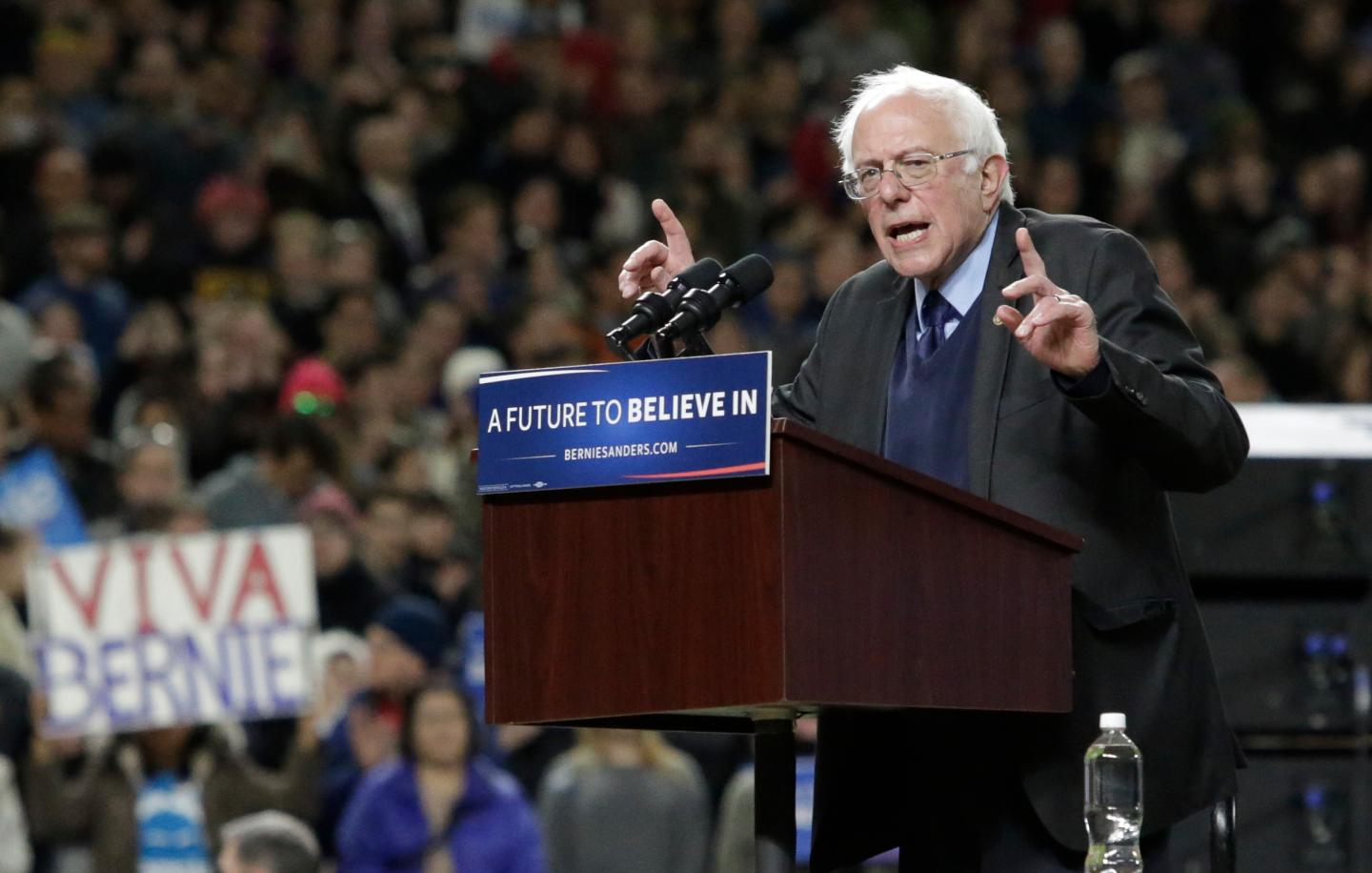 US-VOTE-DEMOCRATS-POLITICS-SANDERS