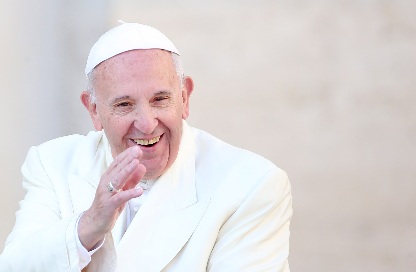 Pope Francis Has a Pretty Funny Facebook Messenger Bot