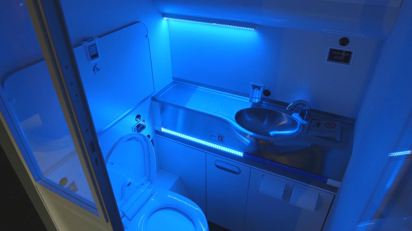 Boeing Wants to Make the Bathroom the Cleanest Spot on the Plane