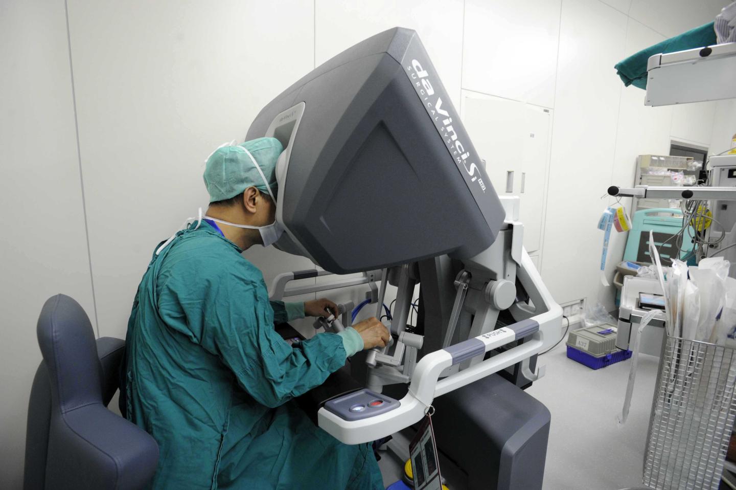 Da Vinci Surgical Robot Works In Southern Part Of China