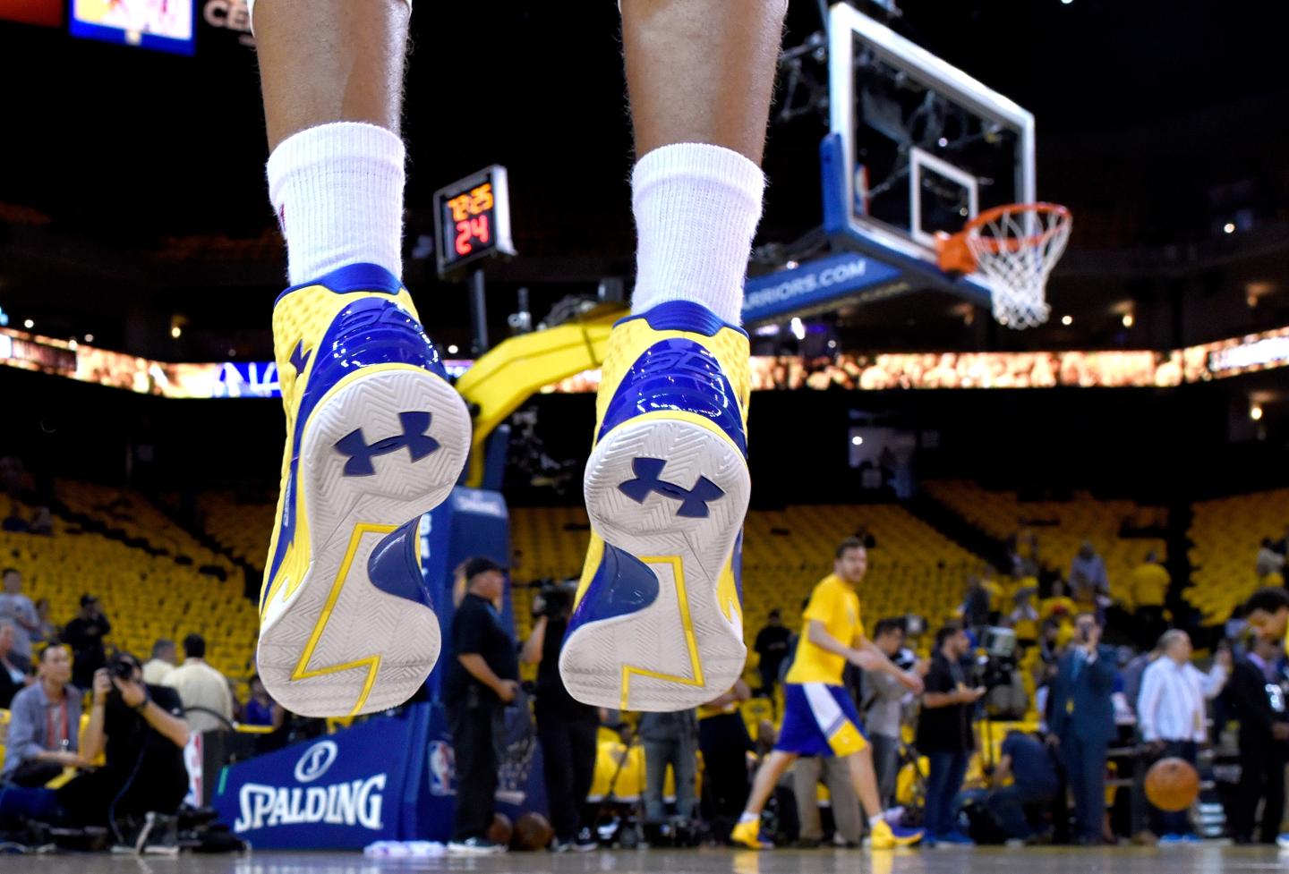 during game five of the Western Conference Finals of the 2015 NBA Playoffs at ORACLE Arena on May 27, 2015 in Oakland, California. NOTE TO USER: User expressly acknowledges and agrees that, by downloading and or using this photograph, user is consenting to the terms and conditions of Getty Images License Agreement.