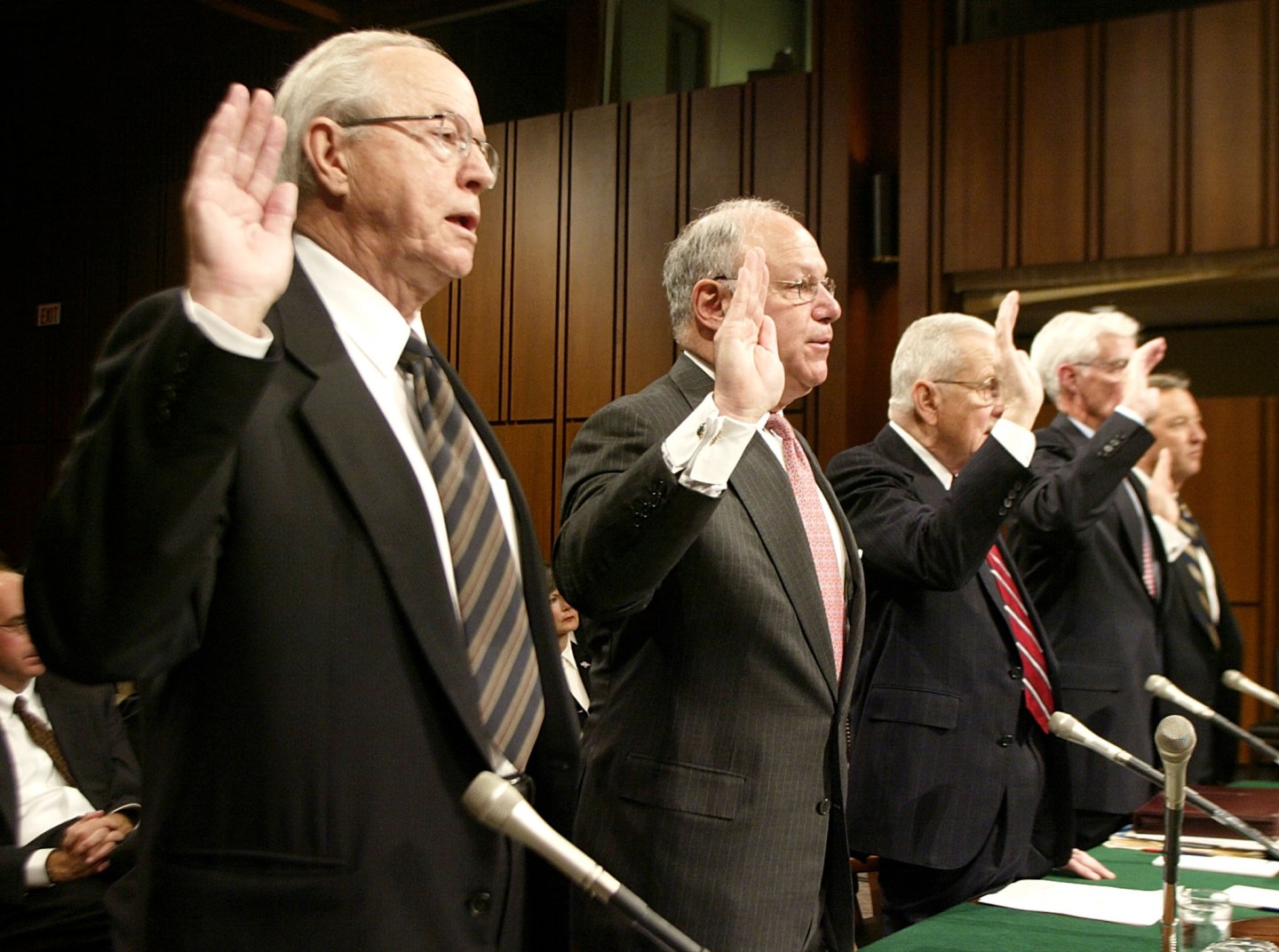John Duncan (L), Dr. Herbert Winokur, Jr. (2nd L),