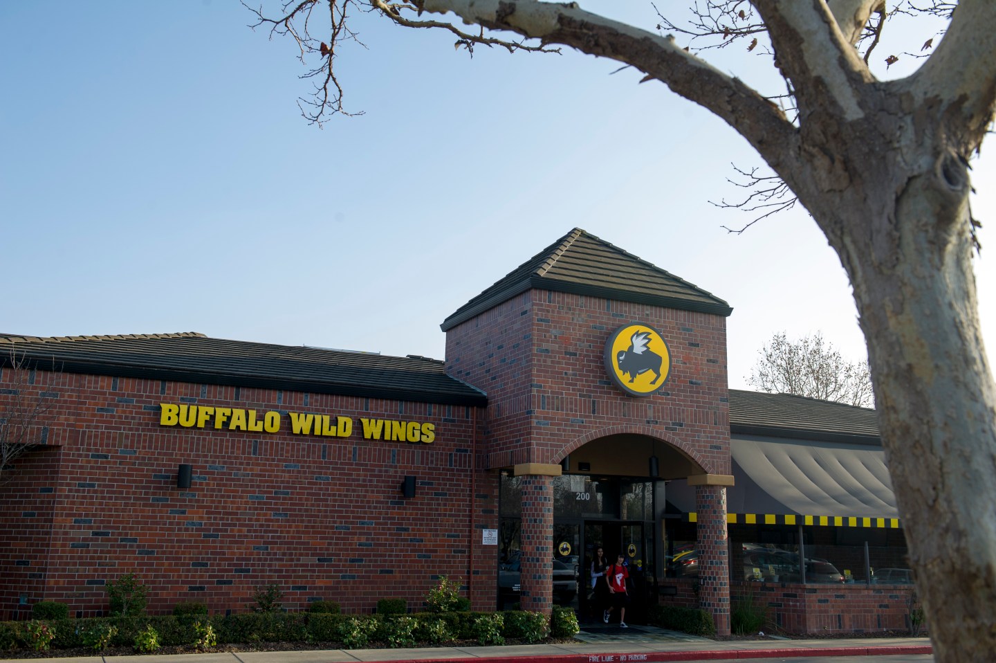 Buffalo Wild Wings Ahead of Earns