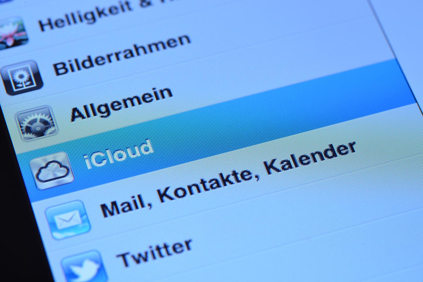 Apple Bought iCloud.net and Shut Down a Social Network