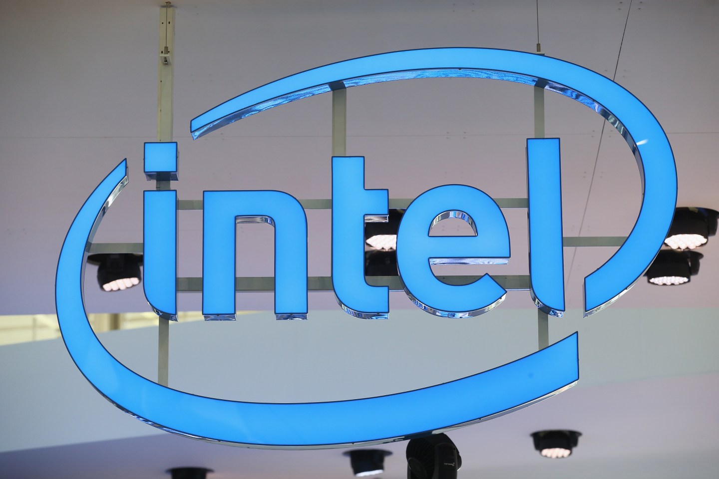 No, Intel Isn’t Abandoning the Mobile Market