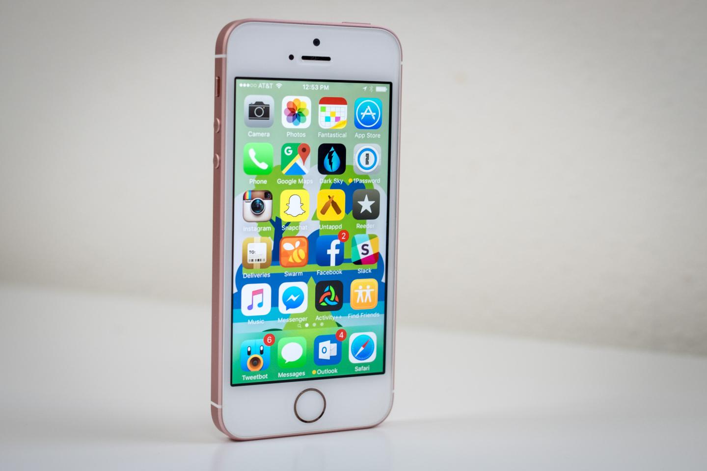 Apple iPhone SE