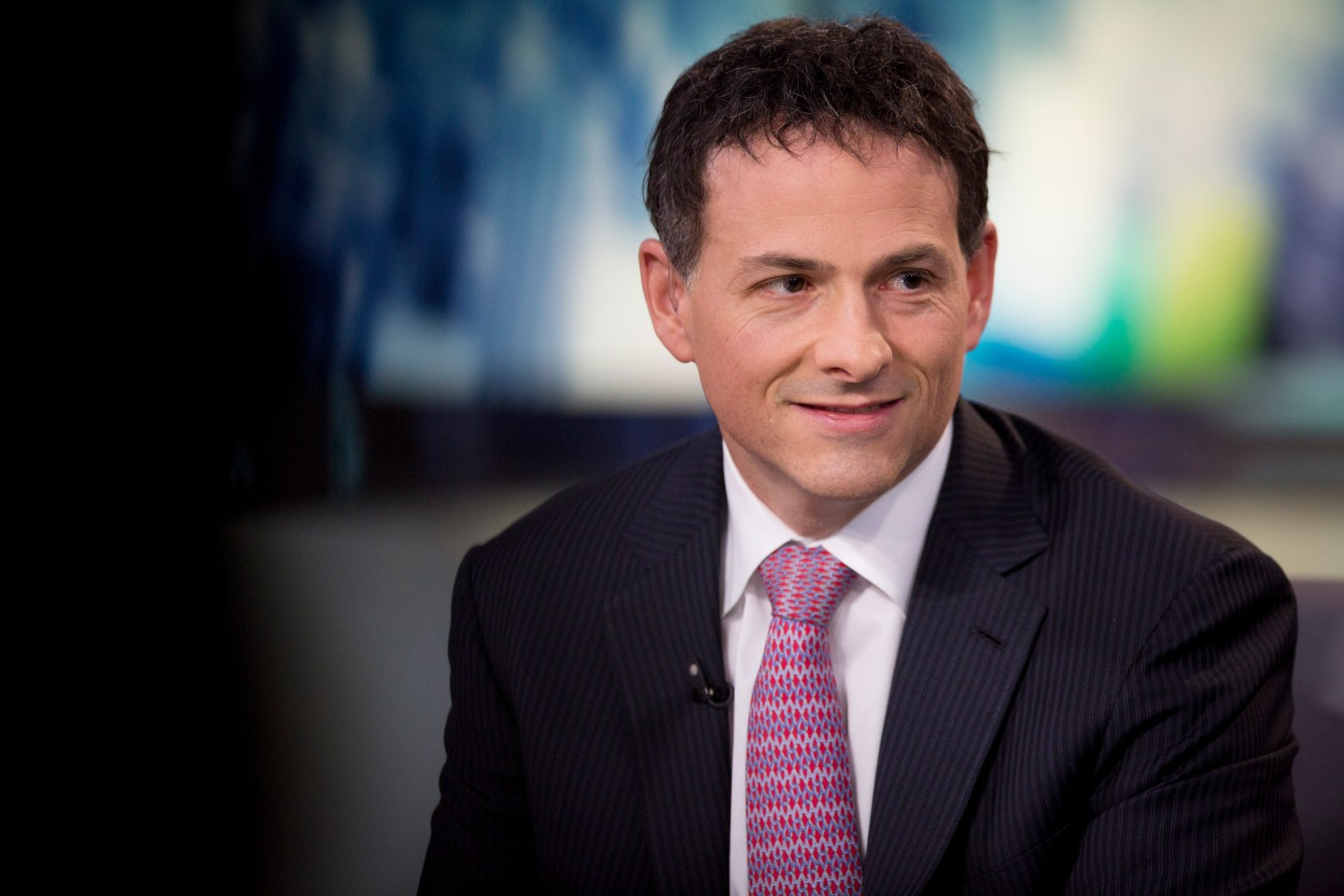 Apple Urged By Einhorn To Return More Cash To Investors
