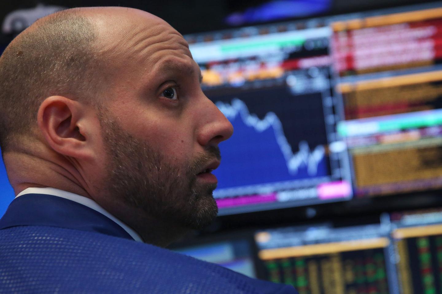 Stocks Fall Sharply On Wall Street As Investors Predict Interest Rate Increase Later In Year