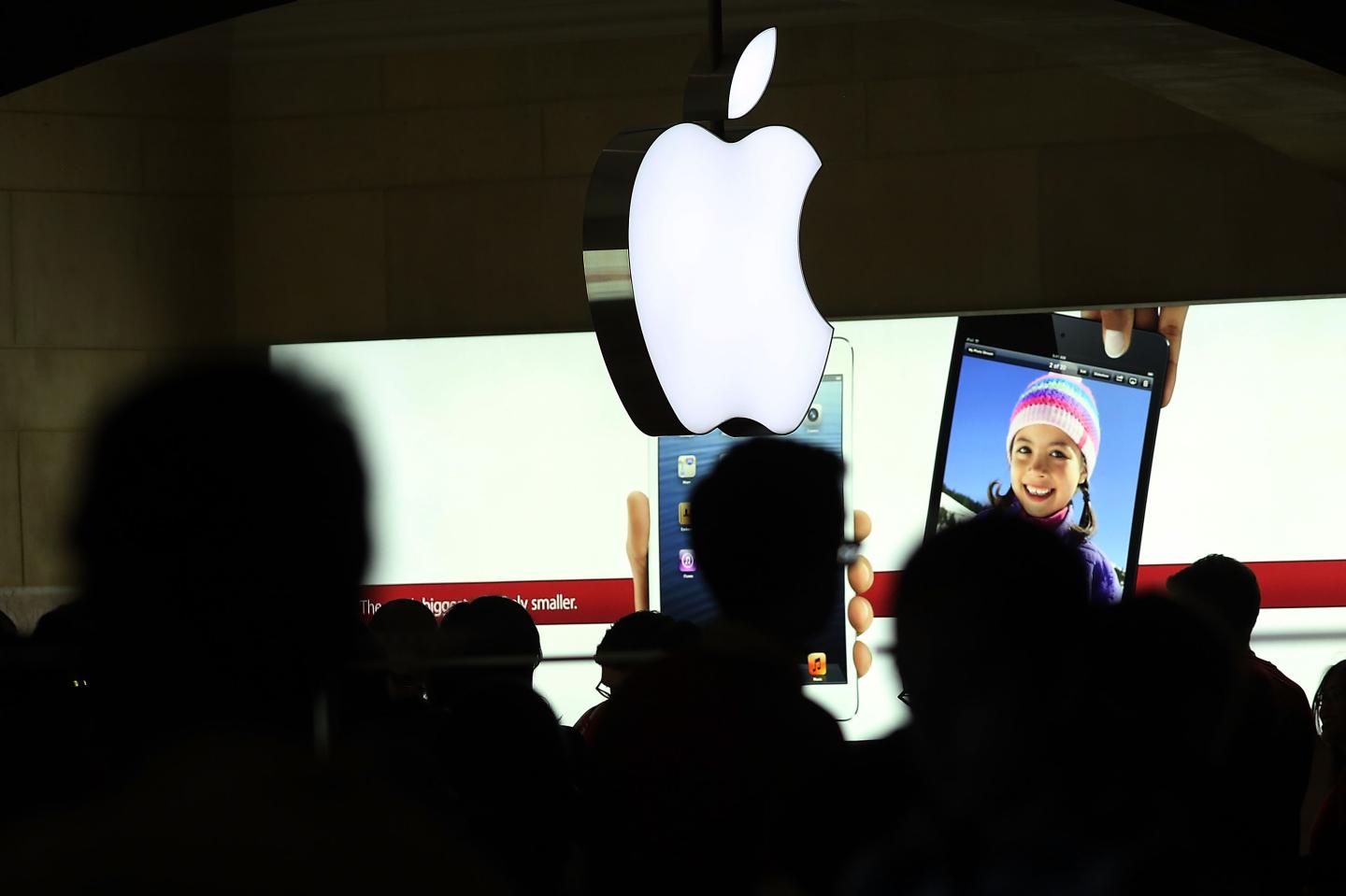 Some Apple Services Resume After Outage