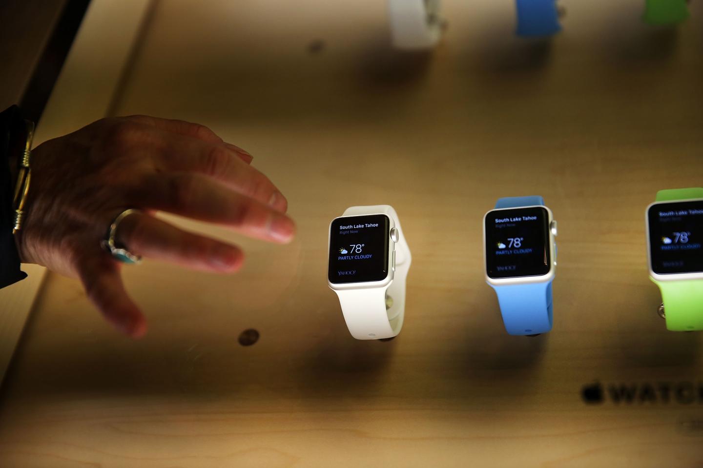 Apple Previews Its New iWatch