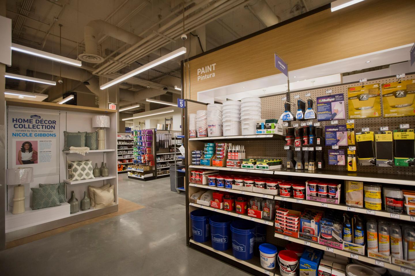 Lowe's Unveils Smallish City Store In Manhattan