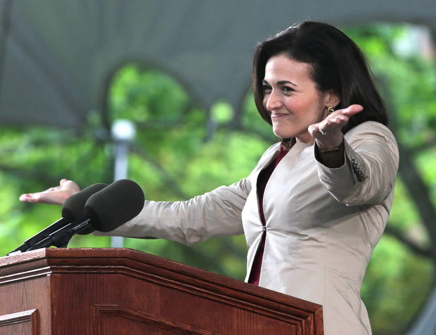 Sheryl Sandberg Addresses Harvard Graduates