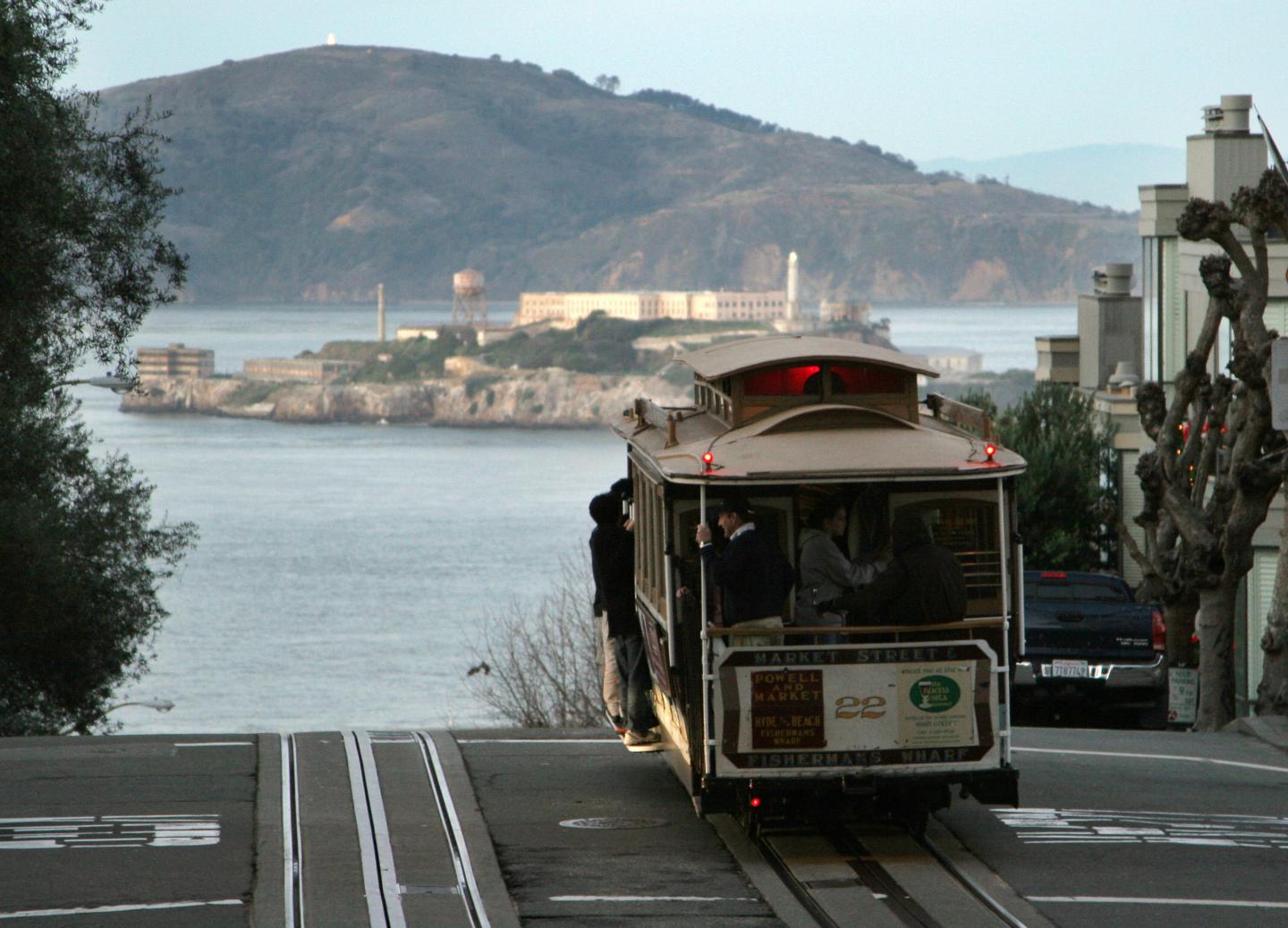 A cable car moves down to Fisherman's Wh