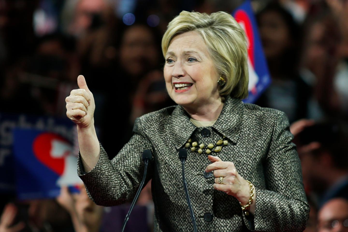 Voters cast ballots in five northeastern states, with frontrunners Hillary Clinton and Donald Trump both looking to overwhelm their respective Democratic and Republican rivals in the race for the White House. / AFP / EDUARDO MUNOZ ALVAREZ (Photo credit should read EDUARDO MUNOZ ALVAREZ/AFP/Getty Images)