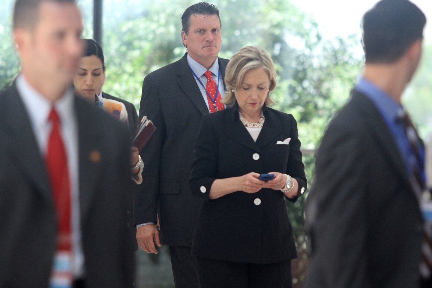 US secretary of state Hillary Clinton (C