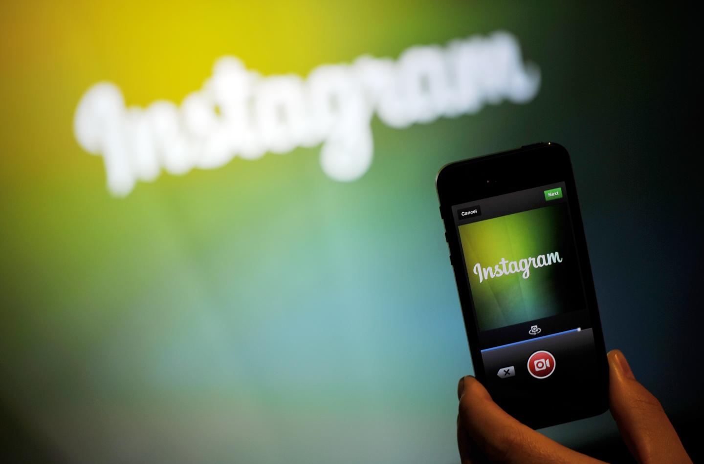 US-IT-FACEBOOK-INSTAGRAM-FEED