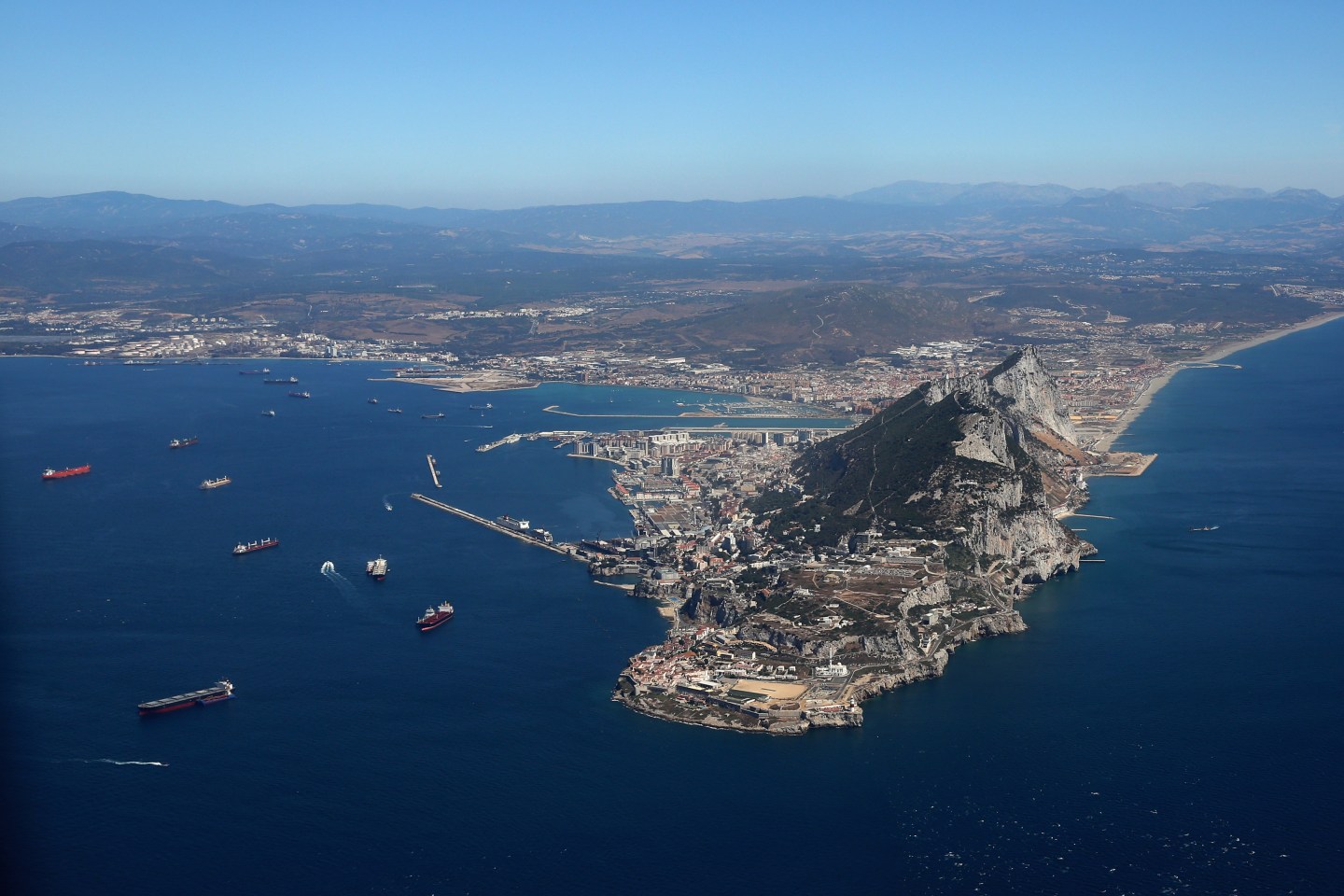 Spain Considers Gibraltar Border Fee
