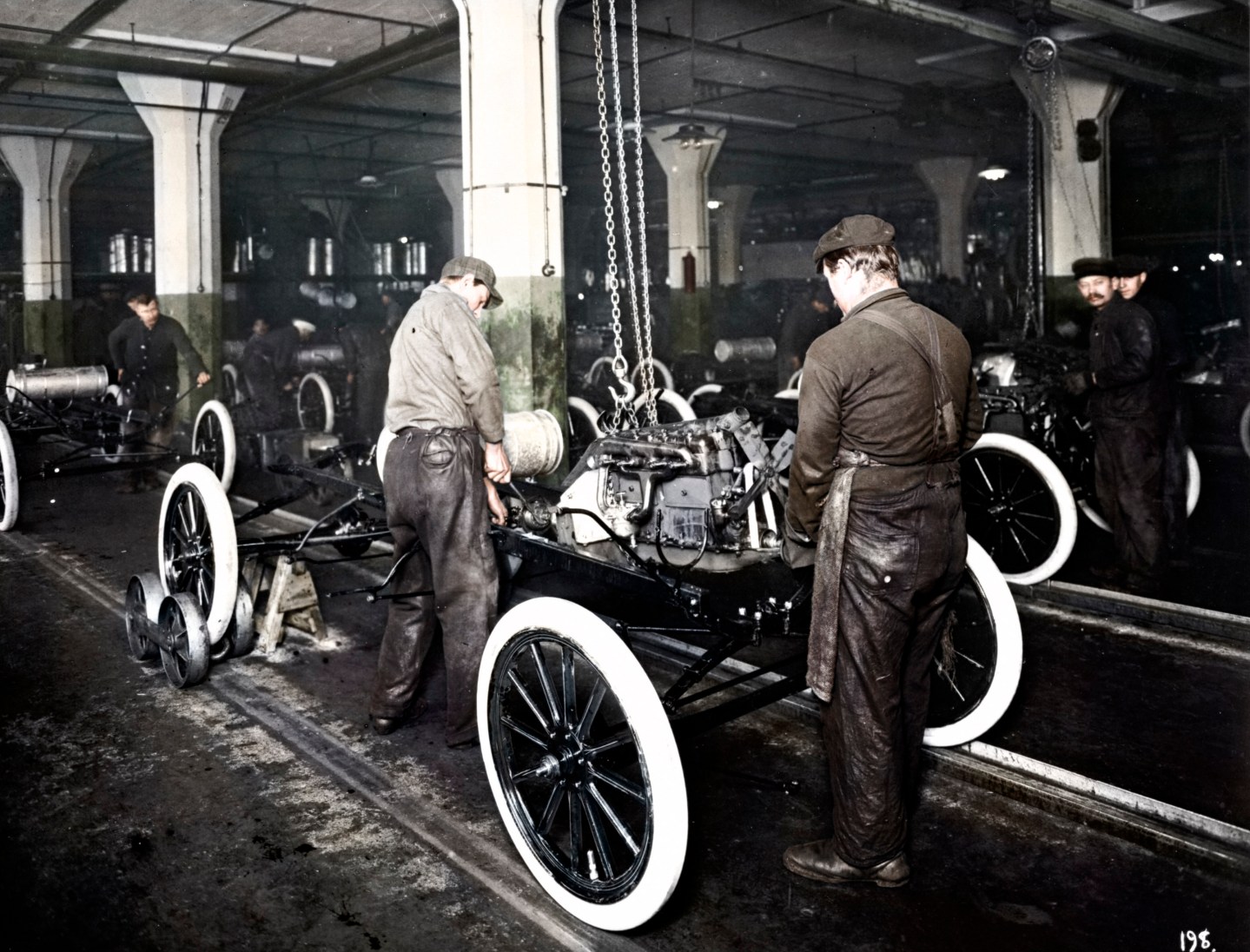 1913 Highland Park Moving Assembly Line