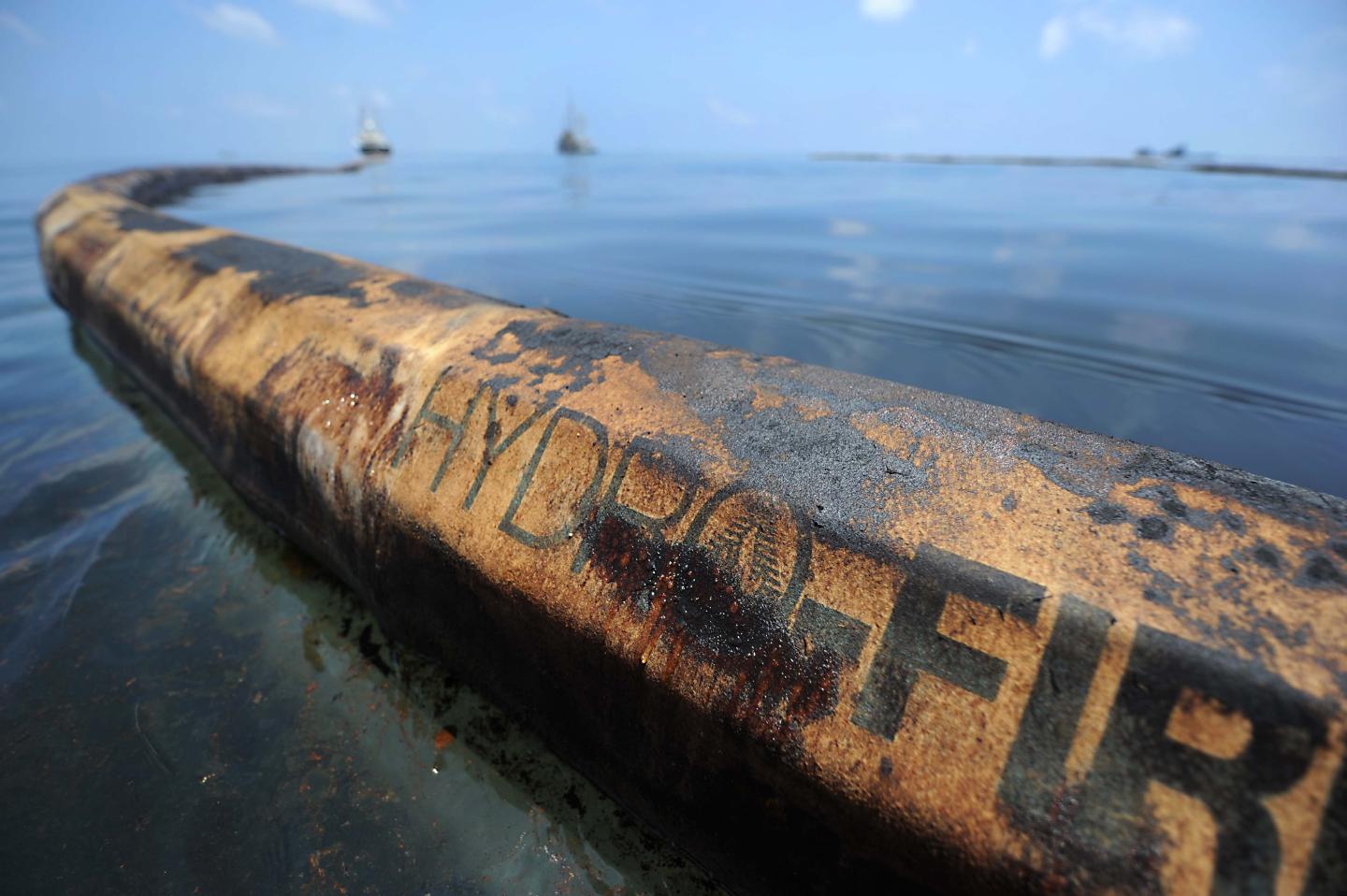 Massive Oil Slick Threatens U.S. Gulf Coast