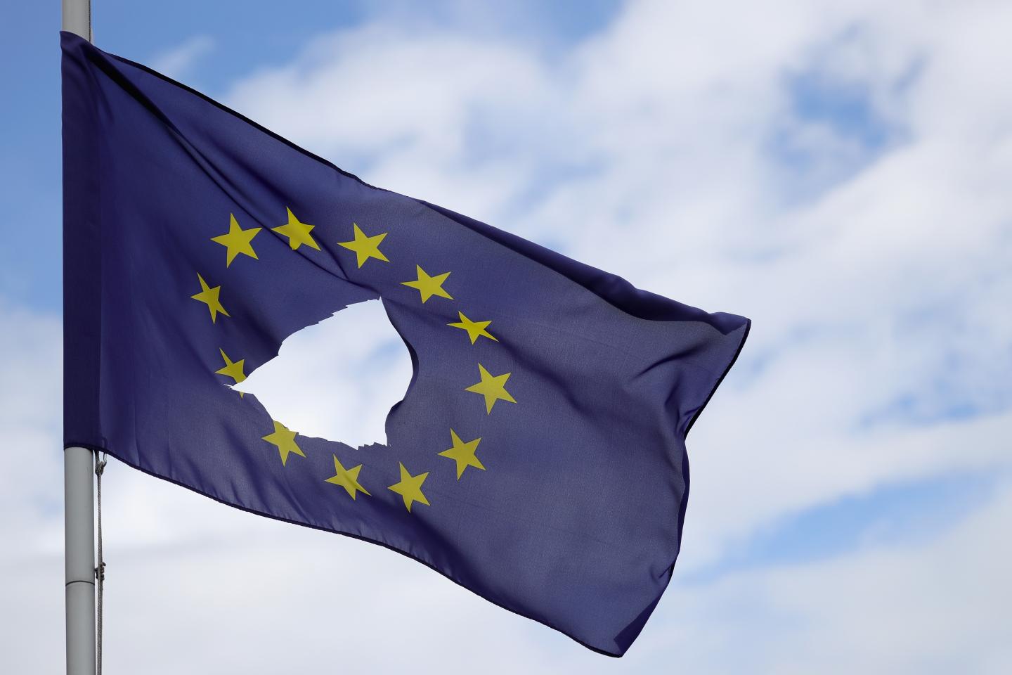 Brits Scramble to Google “What is the EU?” Hours After Voting to Leave It