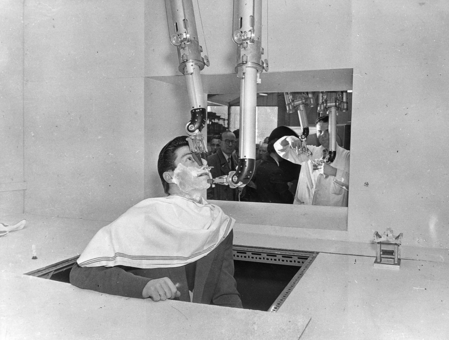1950s Robotic Shaver