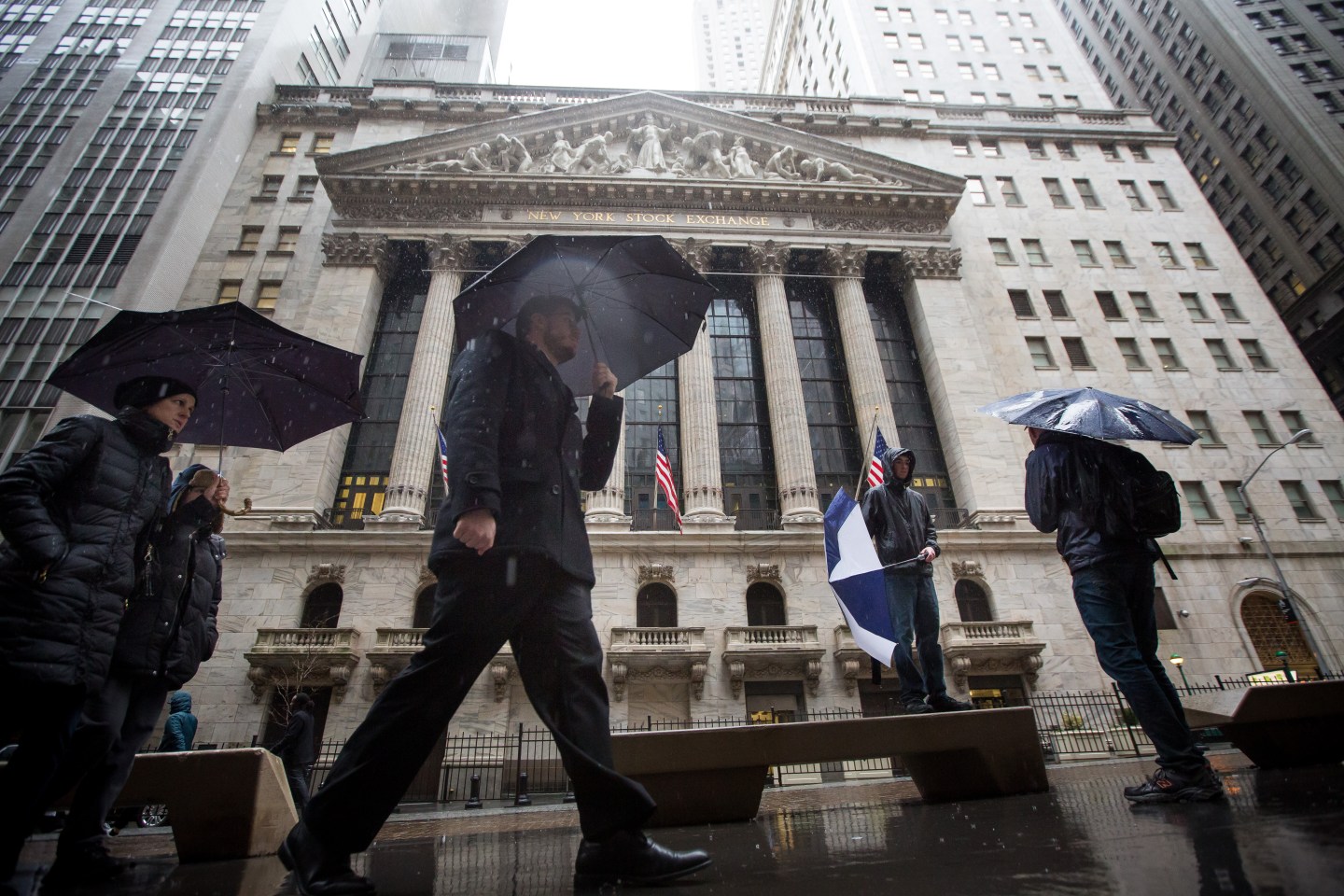 U.S. Stocks Track Chinese Rebound as Oil Slips Amid Output Deal