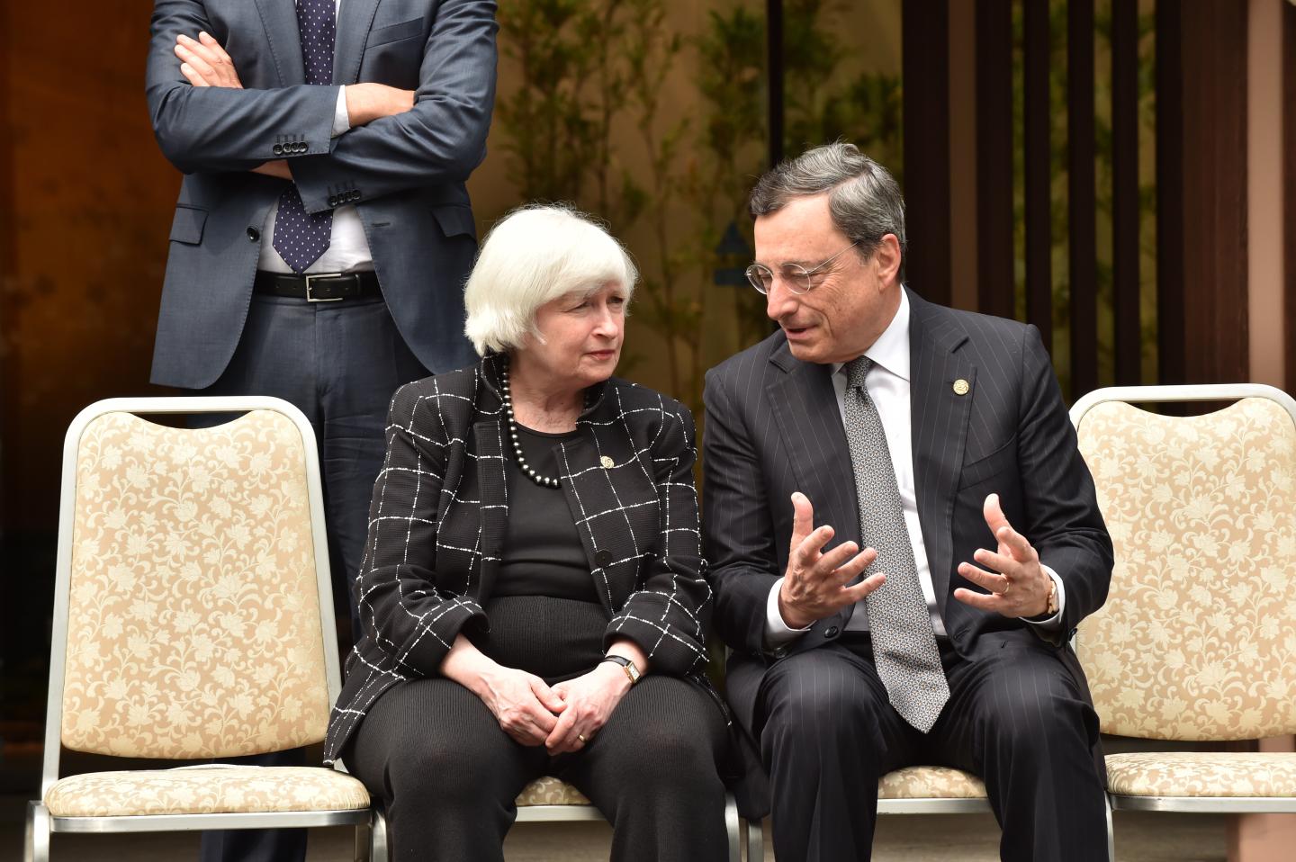 JAPAN-G7-ECONOMY-DIPLOMACY