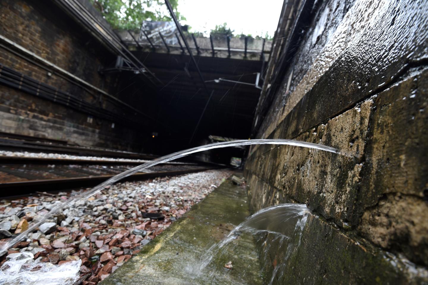 FRANCE-ENVIRONMENT-WEATHER-FLOOD-POLITCS-TRANSPORT