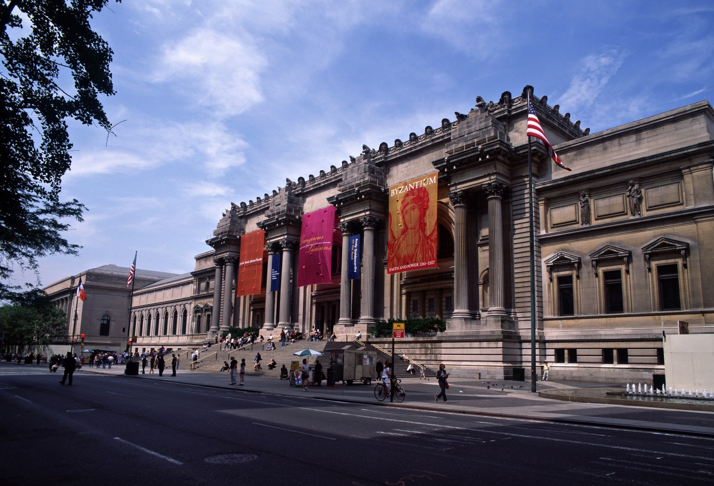 metropolitan museum of art, 5th avenue, new york city, usa