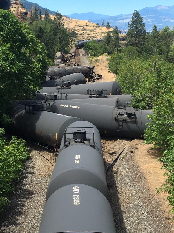 Oil Train Derails and Catches Fire in Oregon