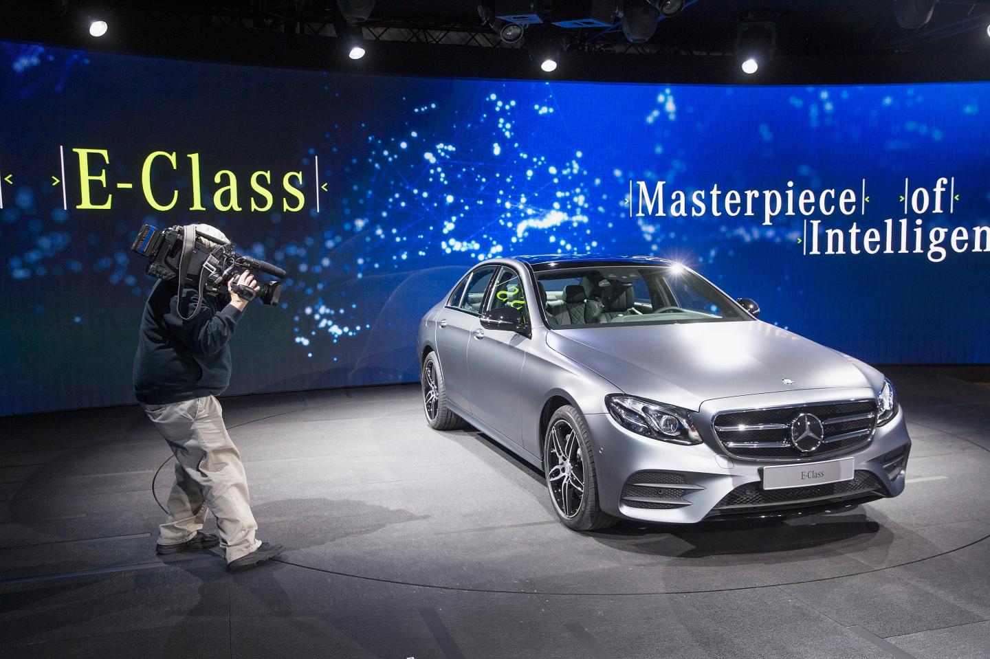 Buick And Mercedes Benz Reveal New Models Ahead Of N. American Int'l Auto Show