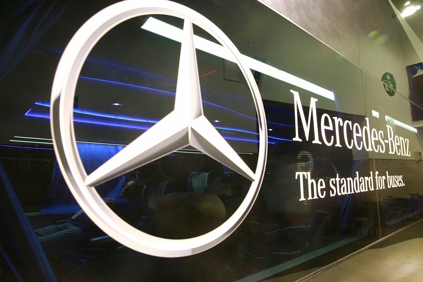 Daimler Fights Tighter Mexican Emission Controls as Smog Worsens