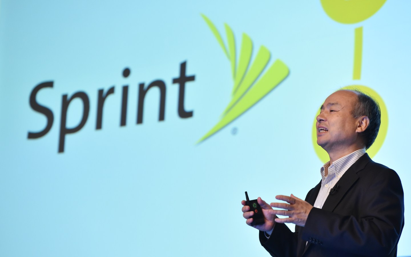 JAPAN-TELECOM-COMPANY-EARNINGS-SOFTBANK