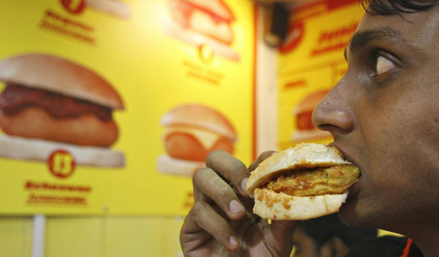 TO GO WITH LIFESTYLE-INDIA-US-FOOD-SECTO