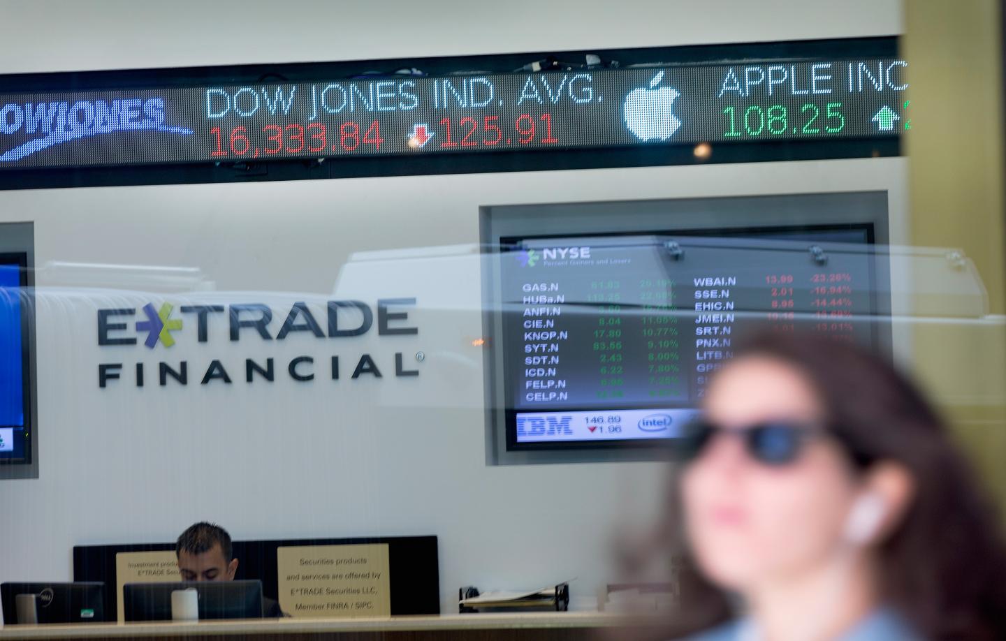 Global Markets Continue Last Week's Steep Decline