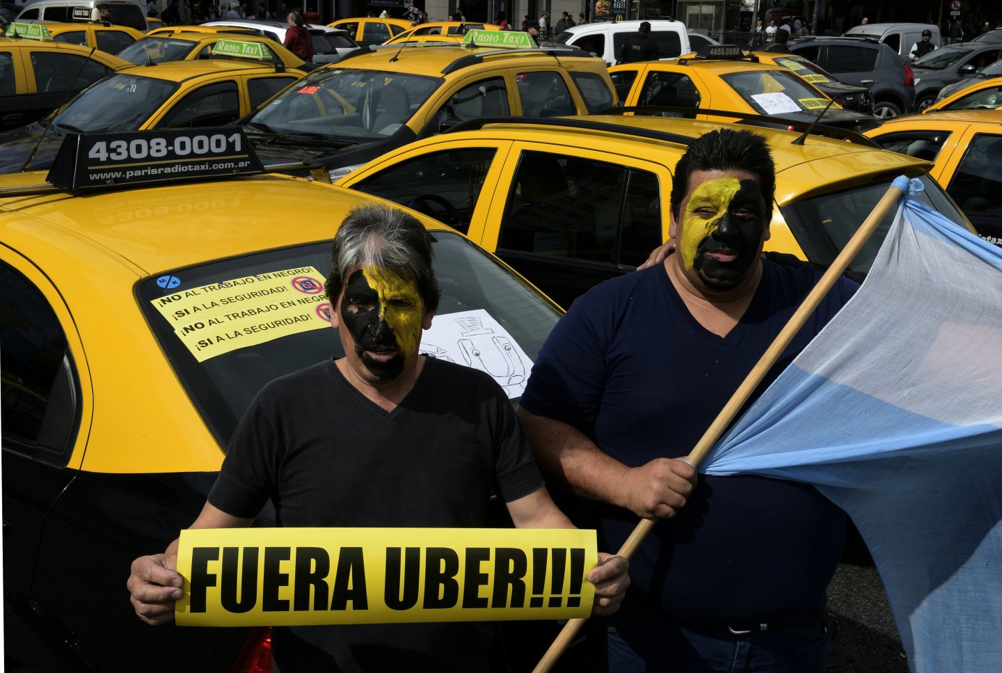 ARGENTINA-TRANSPORT-UBER-TAXI-PROTEST