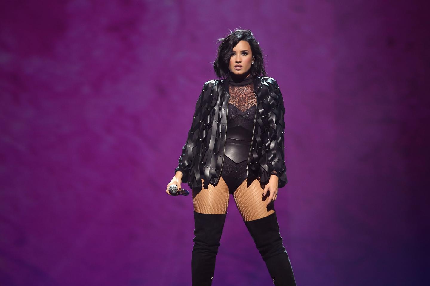 Demi Lovato & Nick Jonas In Concert - Newark, NJ
