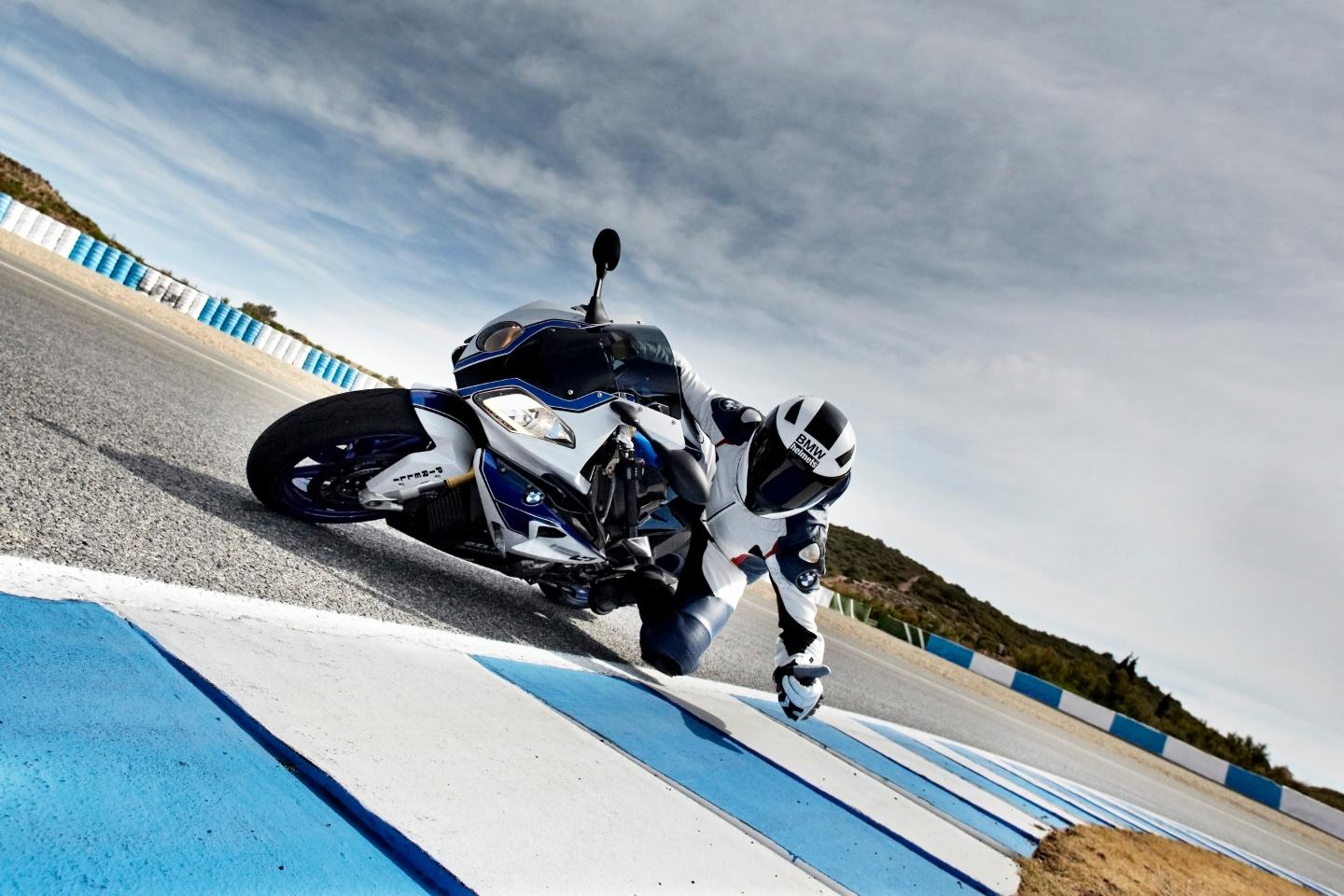 BMW HP4