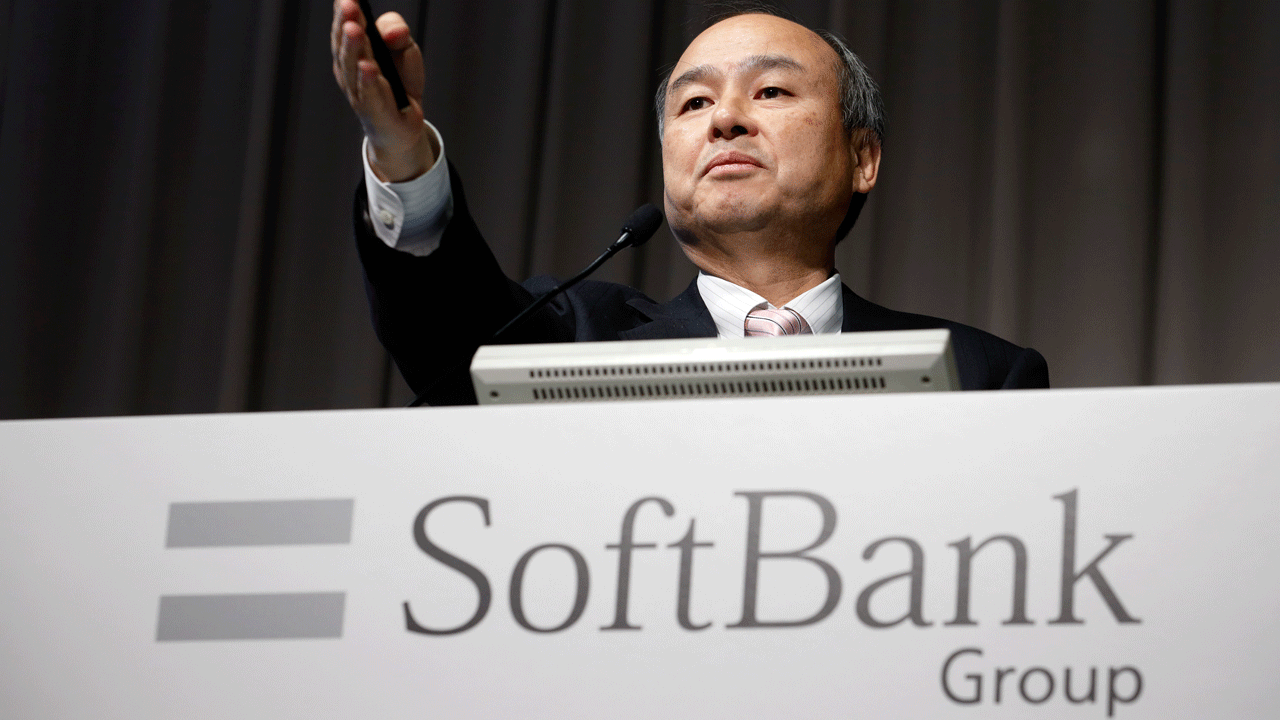 Apple May Join Softbank’s $100 Billion Fund Pitched to Trump