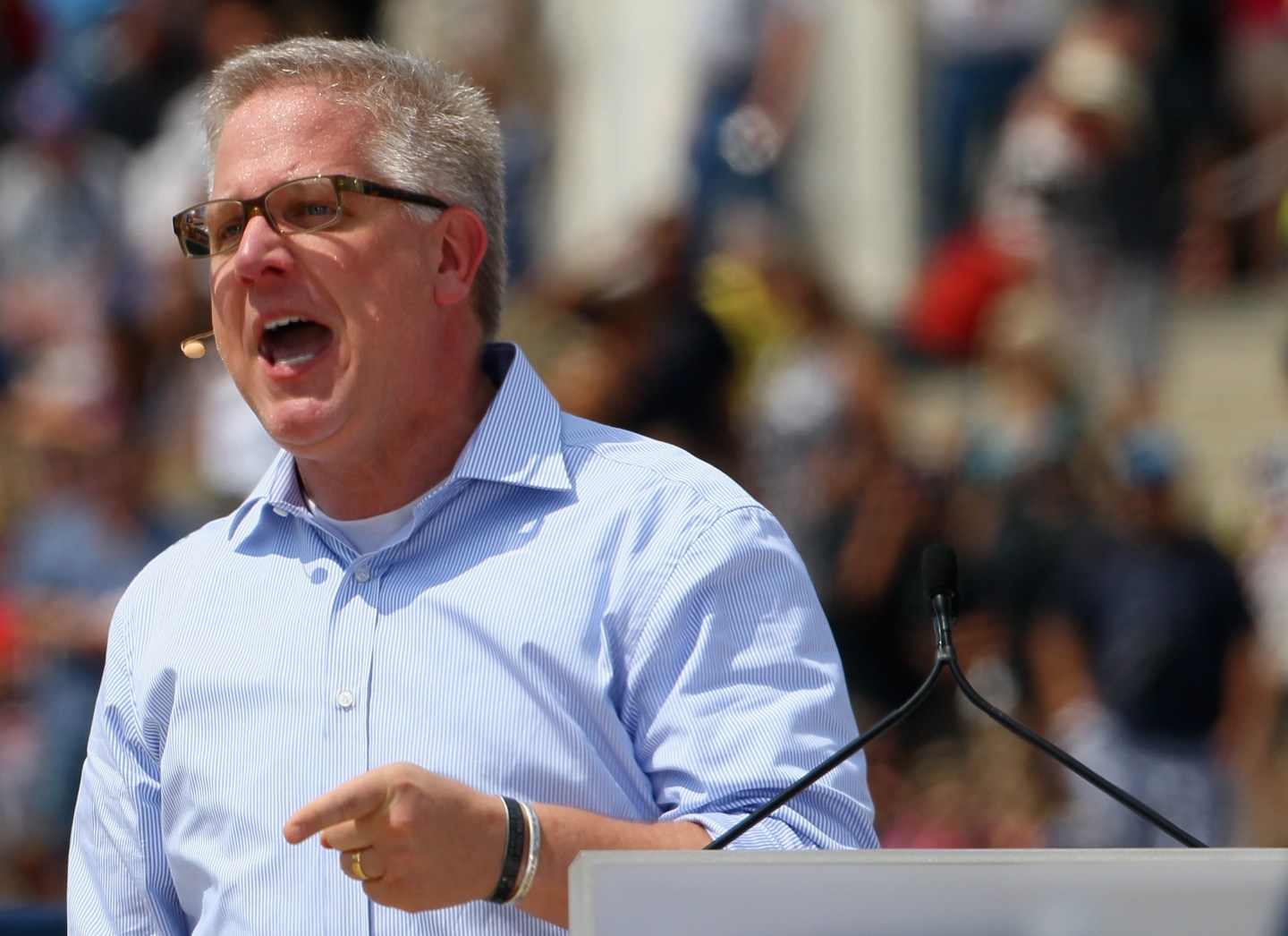 Glenn Beck Hosts Controversial "Restoring Honor" Rally At Lincoln Memorial