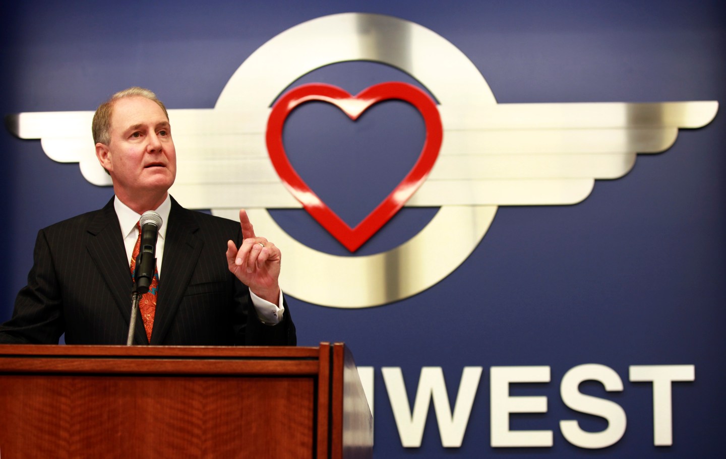 Southwest Airlines Agrees to Buy AirTran For $1.4 Billion