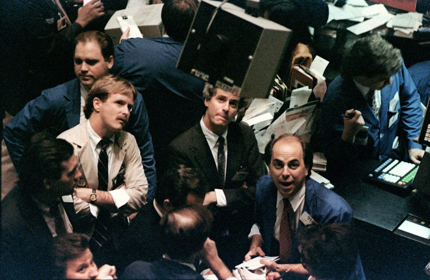 Traders on the New York Stock Exchange l