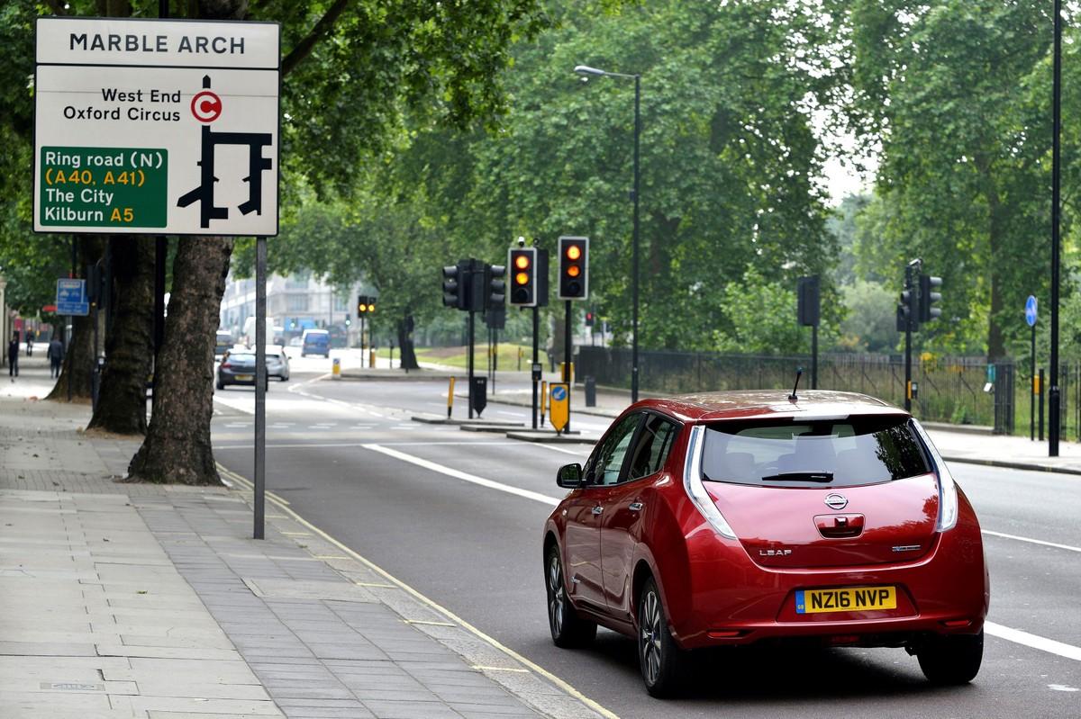 U.K. Tribunal Says Uber Drivers Deserve Workers’ Rights