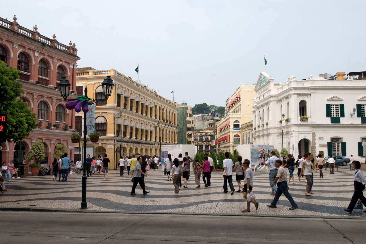 The Largo de Senado, or Senate Square, a pedestrianised