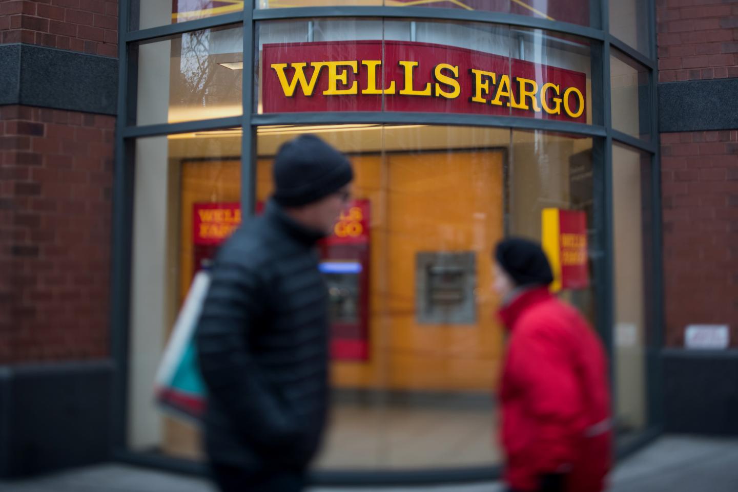 Banking Institutions As U.S. Stocks Fall Amid Global Selloff On China, Greece Concerns