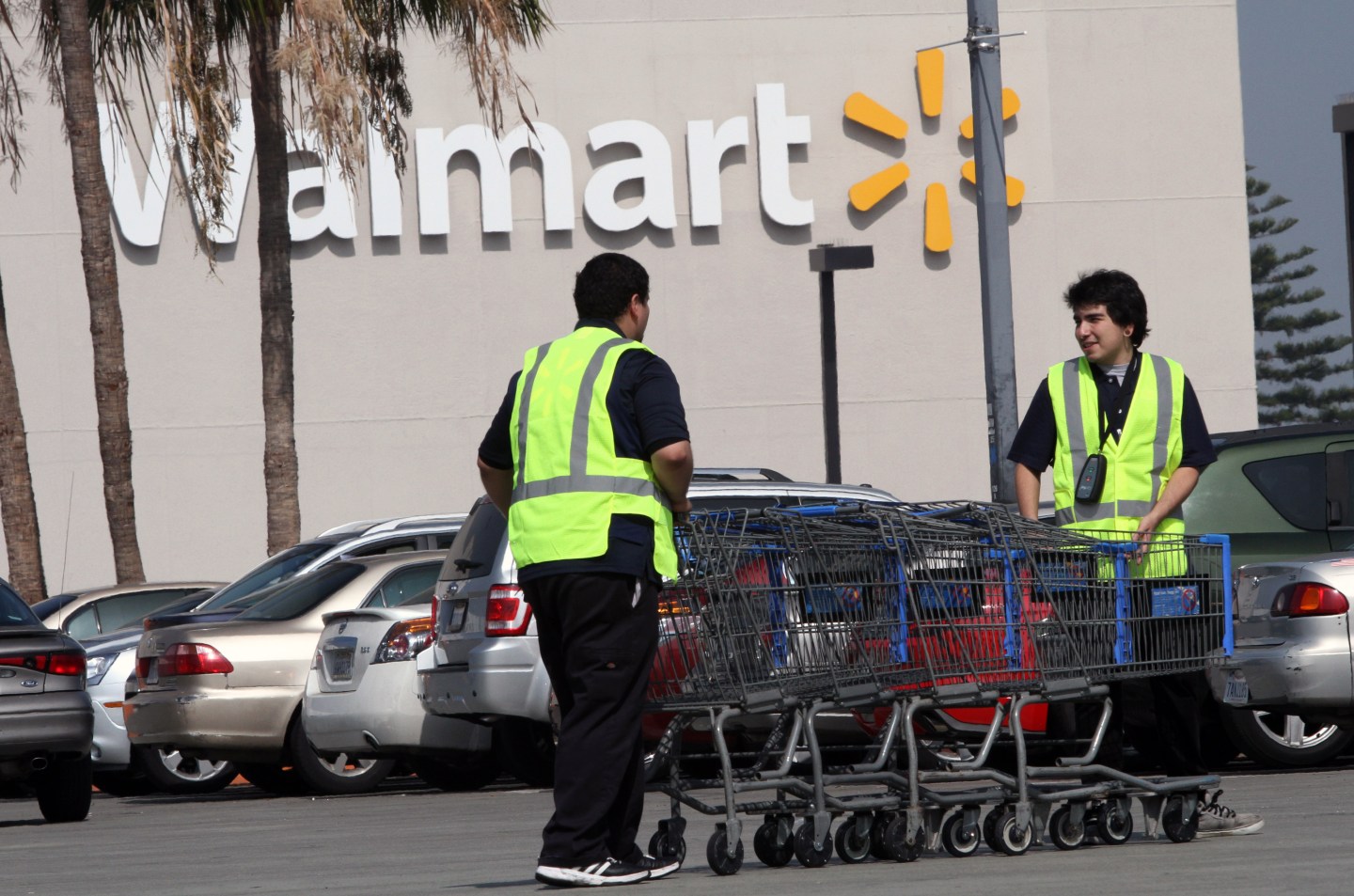 Wal-Mart Announces Wage Increases