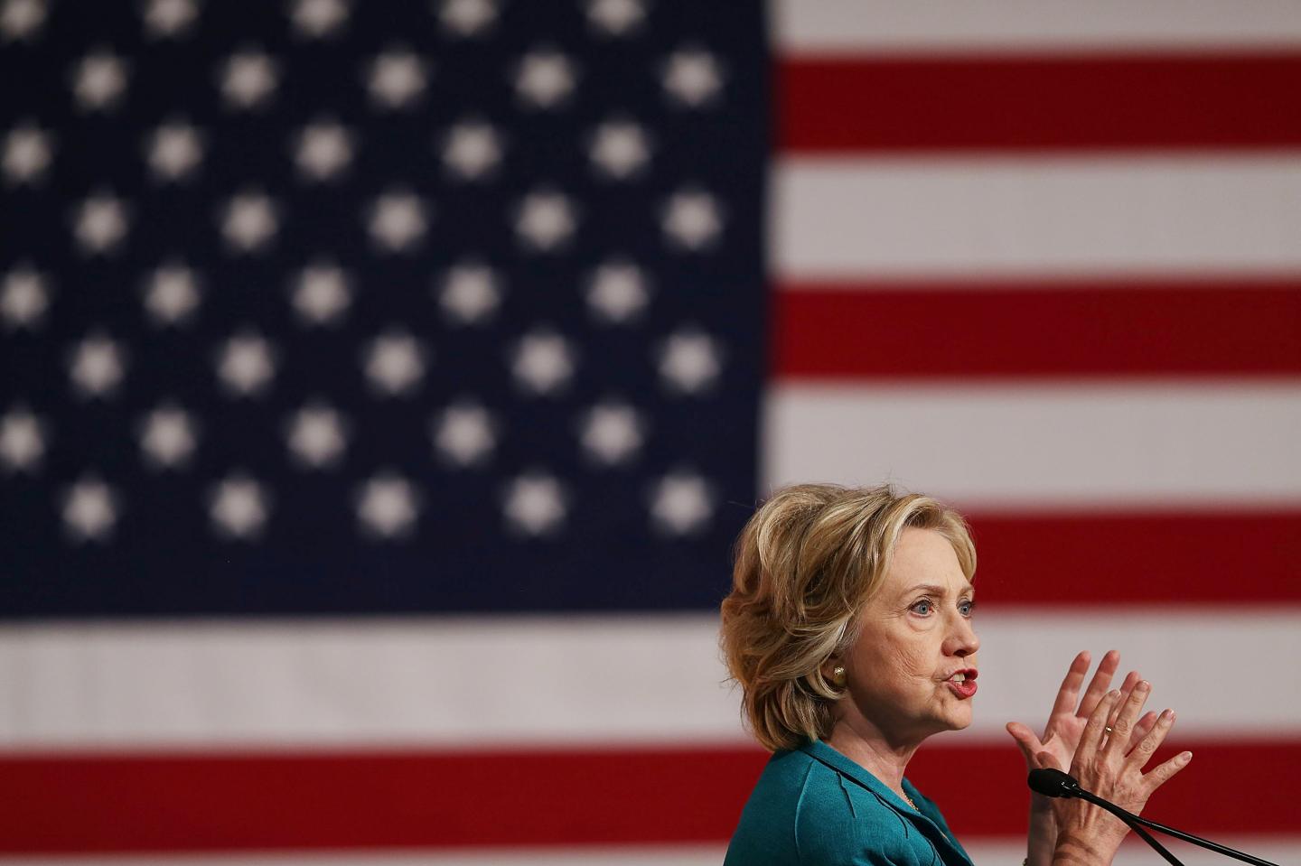Hillary Clinton Calls On Congress To Lift Cuban Embargo