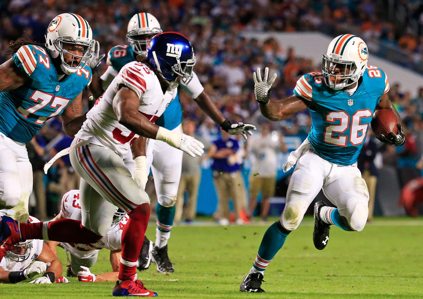New York Giants v Miami Dolphins