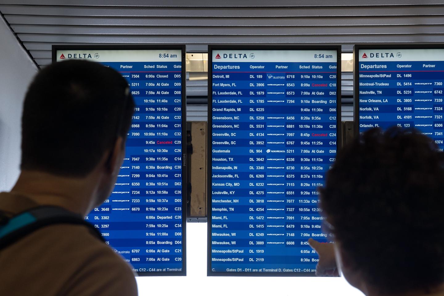 Power Outage Strands Delta Airlines Operations Worldwide