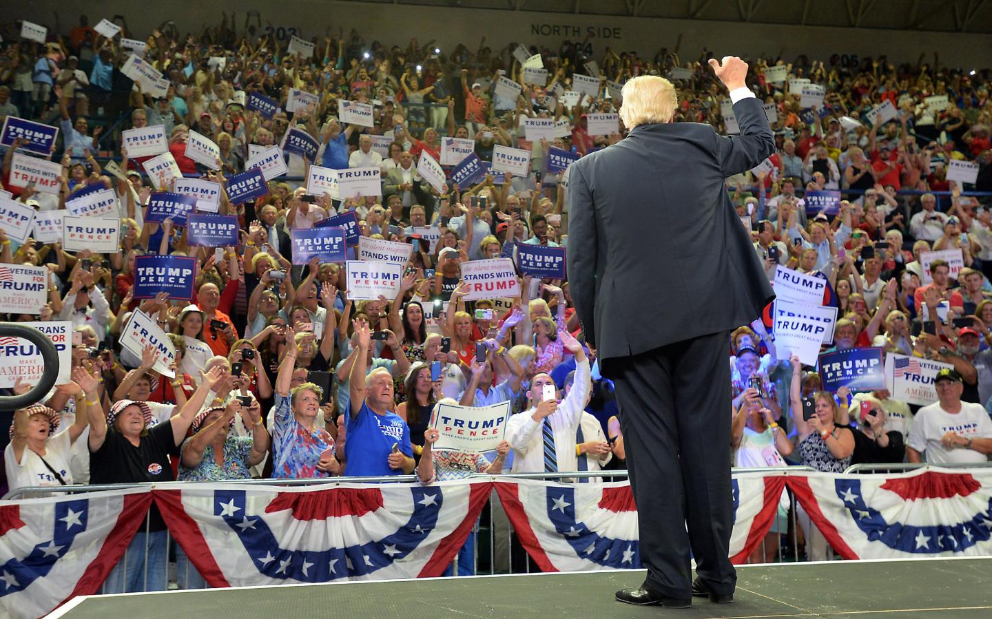 Trump says ëSecond Amendment peopleí might be able to prevent Clinton from naming justices